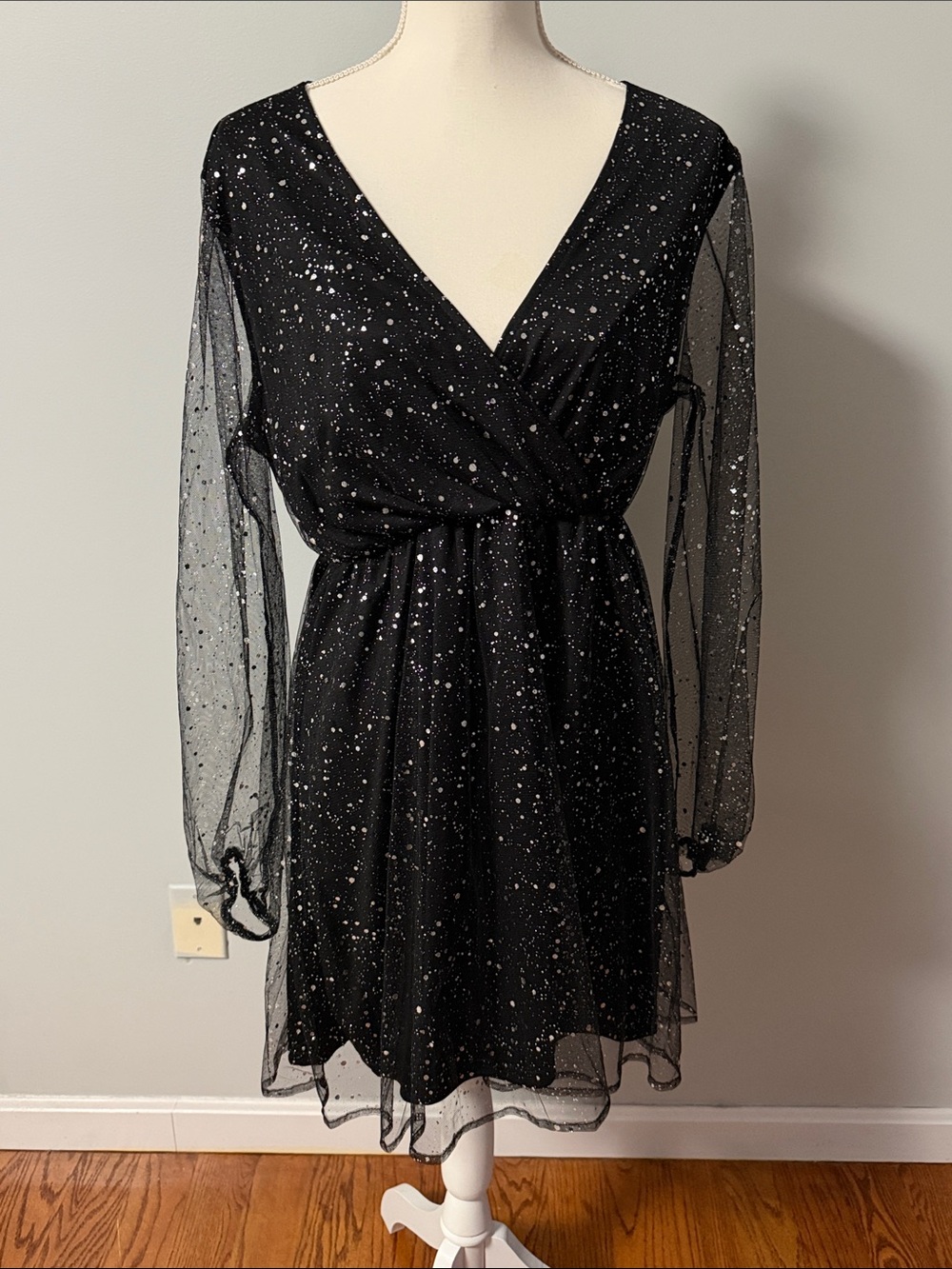 Black Star Print Sheer Sleeve Mini Dress ✨ V-Neck Flowy Party Dress